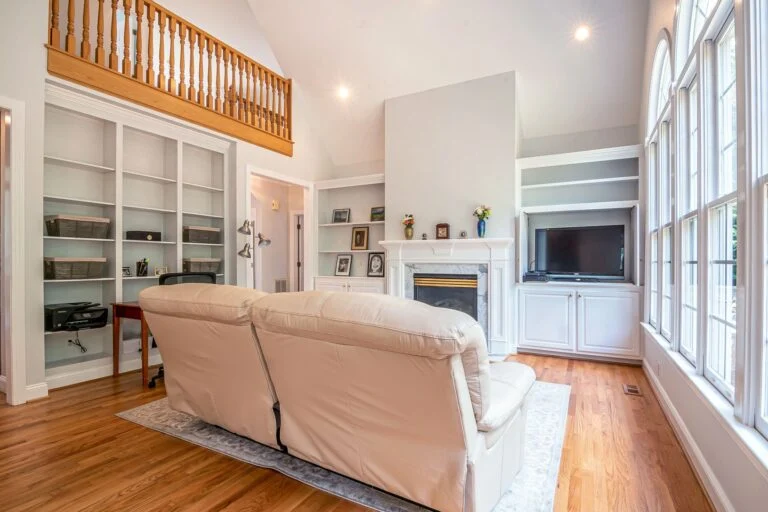Loft and built-ins